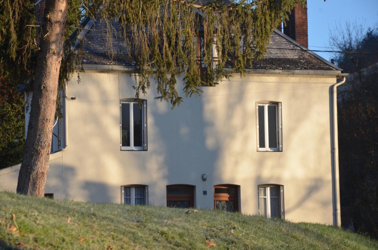 Gîte AU BORD DE L'EAU jusqu'à 8 personnes Chambon-sur-Voueize Extérieur photo