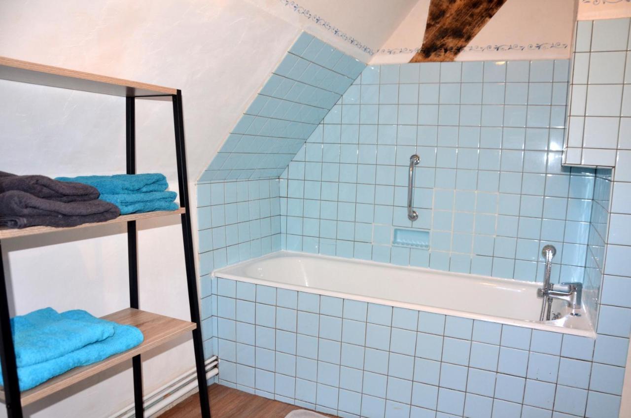 Gîte AU BORD DE L'EAU jusqu'à 8 personnes Chambon-sur-Voueize Extérieur photo