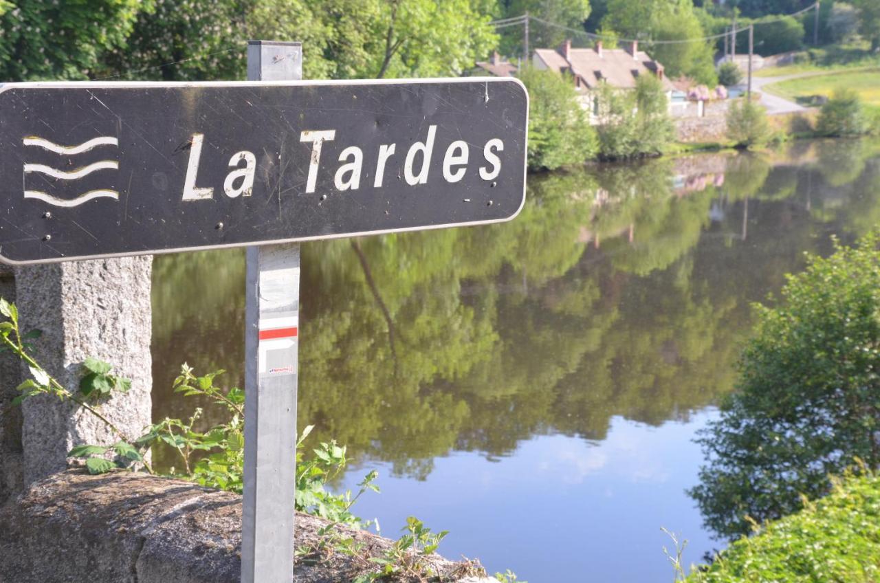 Gîte AU BORD DE L'EAU jusqu'à 8 personnes Chambon-sur-Voueize Extérieur photo
