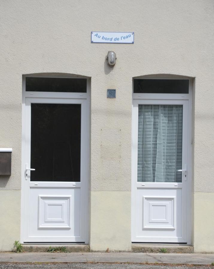 Gîte AU BORD DE L'EAU jusqu'à 8 personnes Chambon-sur-Voueize Extérieur photo
