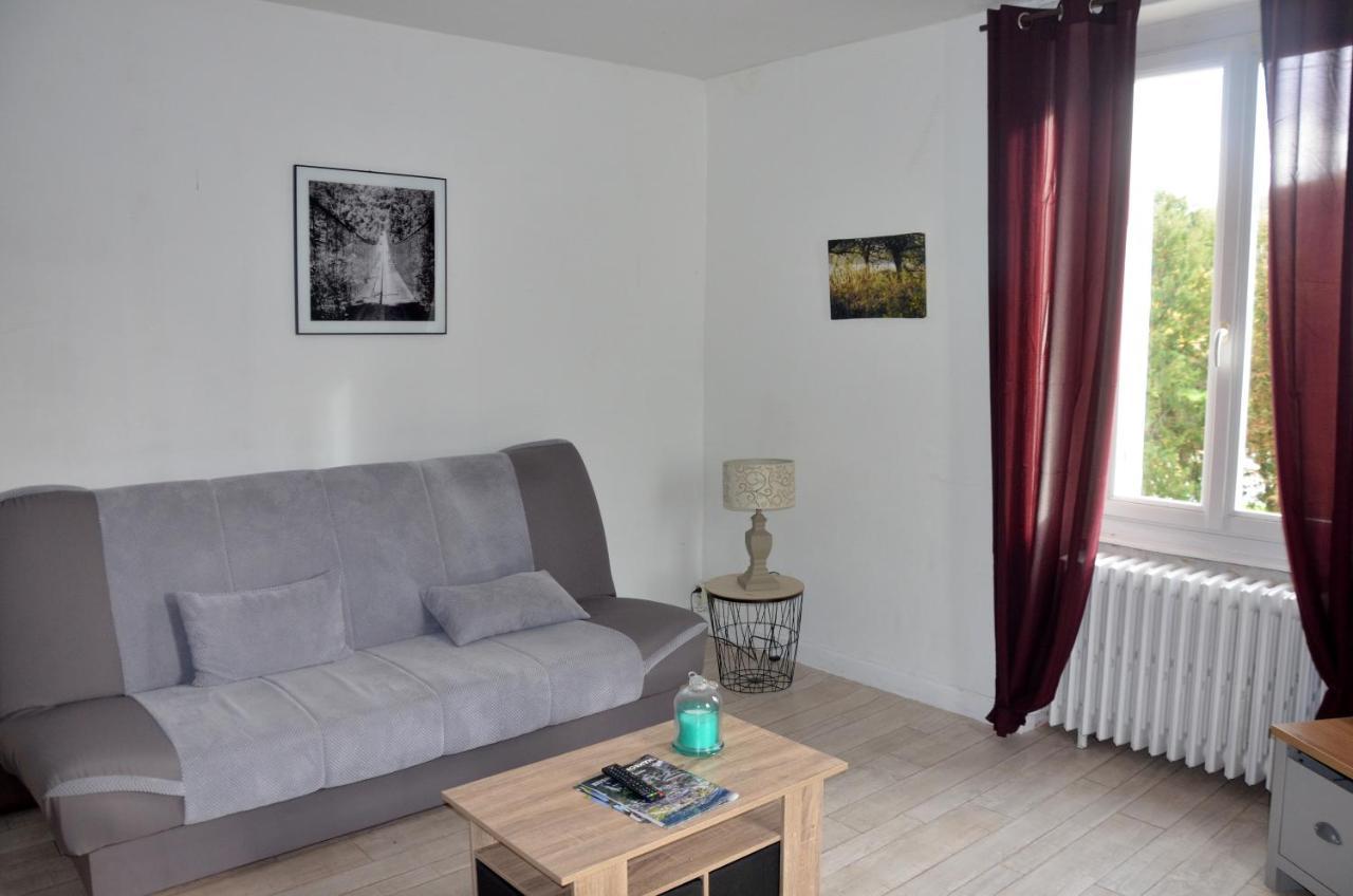 Gîte AU BORD DE L'EAU jusqu'à 8 personnes Chambon-sur-Voueize Extérieur photo