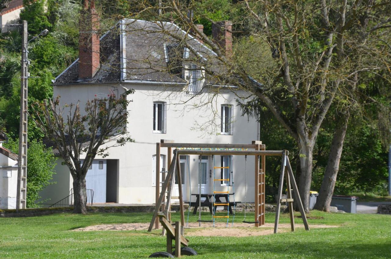 Gîte AU BORD DE L'EAU jusqu'à 8 personnes Chambon-sur-Voueize Extérieur photo